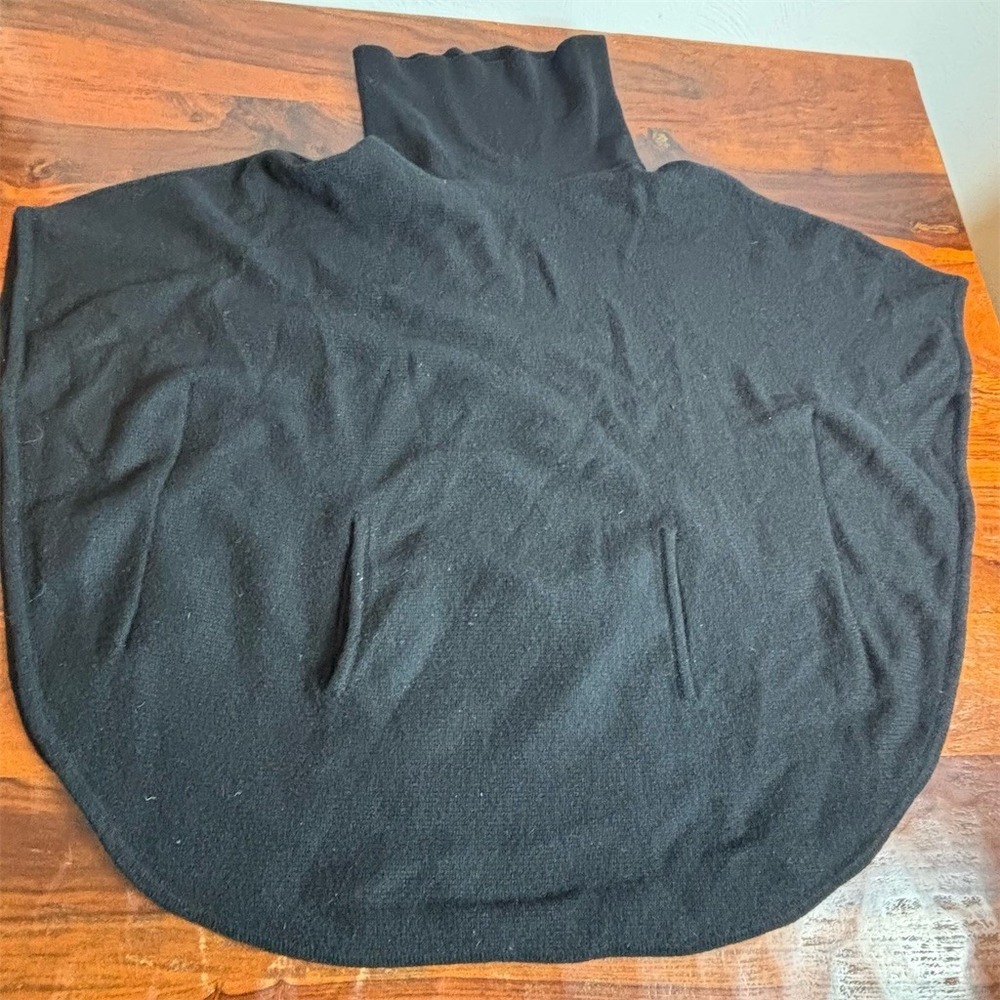Amici Sweater Womens Size L Black Turtleneck‎ Cape Poncho Sleeveless
